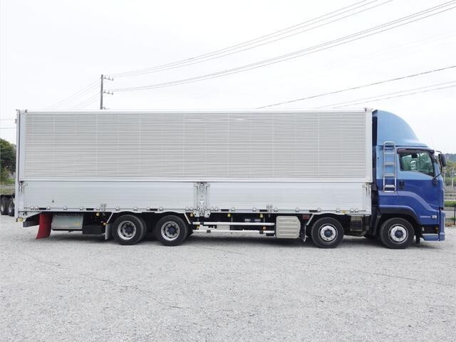 いすゞギガアルミウイング大型（10t）[写真06]