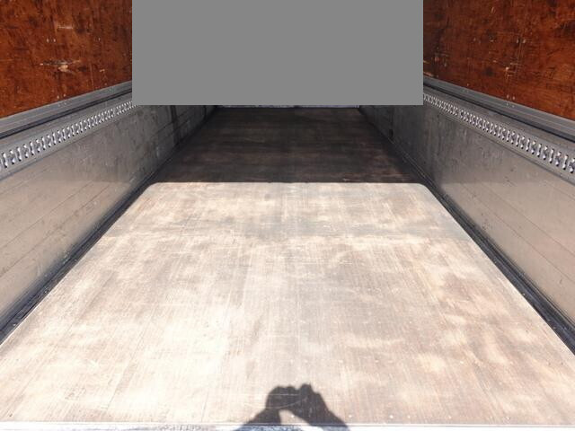 いすゞフォワードアルミウイング増トン（6t・8t）[写真10]