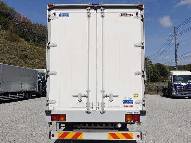 いすゞフォワードアルミウイング増トン（6t・8t）[写真02]