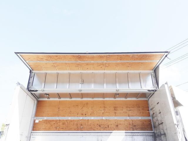 いすゞフォワードアルミウイング増トン（6t・8t）[写真08]