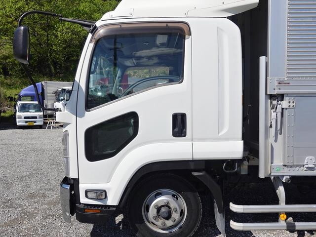 いすゞフォワードアルミウイング中型（4t）[写真10]