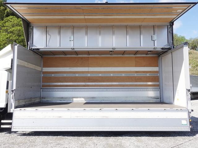 いすゞフォワードアルミウイング中型（4t）[写真11]