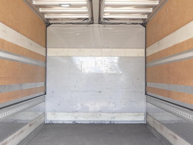 いすゞフォワードアルミウイング中型（4t）[写真13]