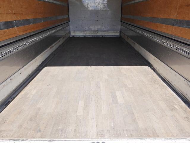 いすゞフォワードアルミウイング中型（4t）[写真14]