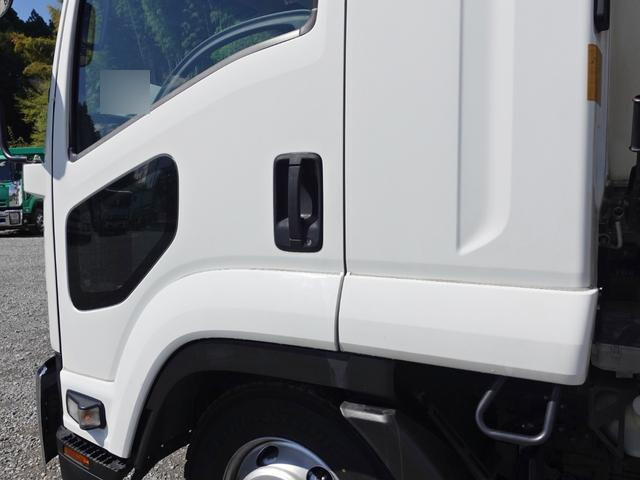 いすゞフォワードアルミウイング中型（4t）[写真09]