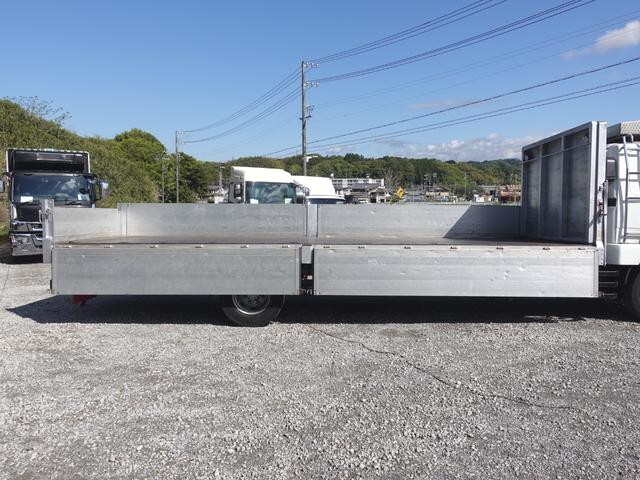 三菱ふそうファイター平ボディ増トン（6t・8t）[写真13]