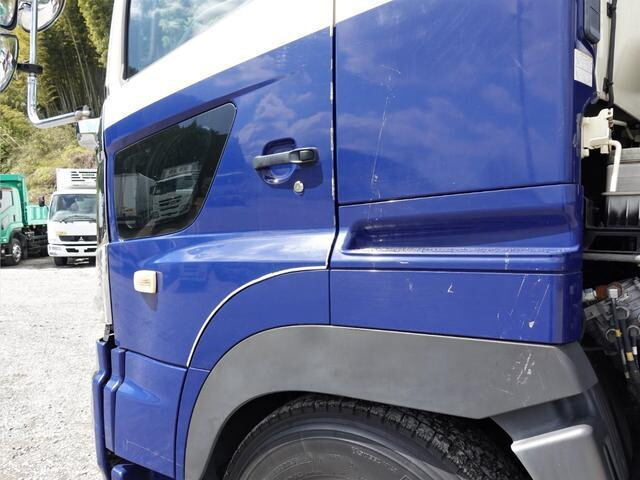 日野プロフィアトレーラーヘッド（トラクターヘッド）大型（10t）[写真12]