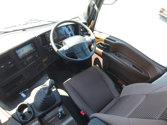 いすゞギガセルフクレーン4段大型（10t）[写真27]