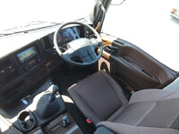 いすゞギガセルフクレーン4段大型（10t）[写真28]