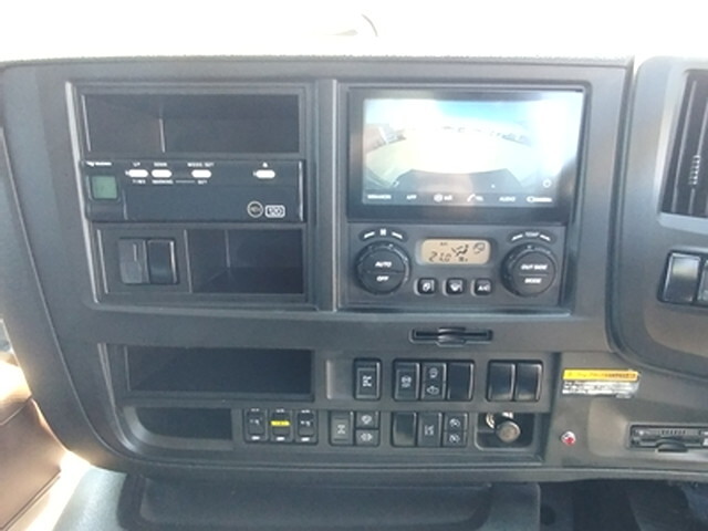 いすゞギガセルフクレーン4段大型（10t）[写真28]