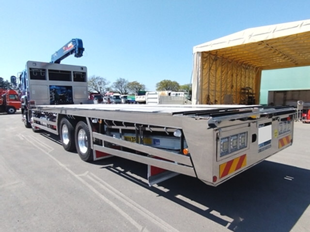 いすゞギガセルフクレーン4段大型（10t）[写真04]