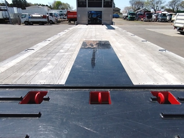 いすゞギガセルフクレーン4段大型（10t）[写真08]