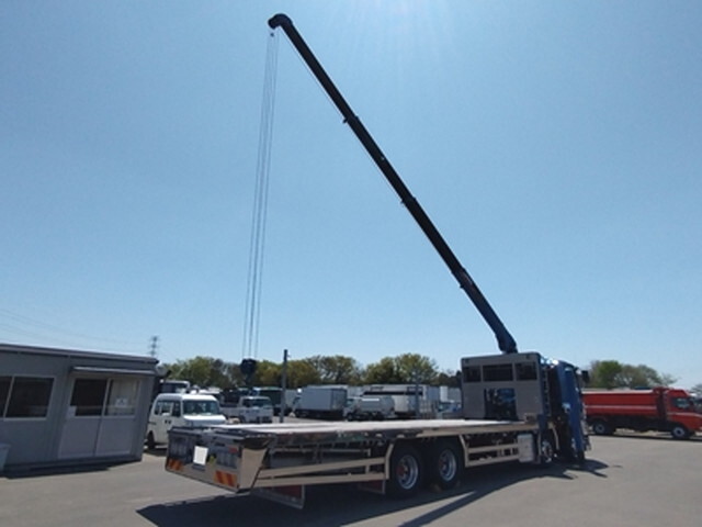 いすゞギガセルフクレーン4段大型（10t）[写真09]