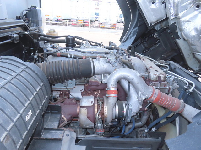 いすゞギガアルミウイング大型（10t）[写真17]