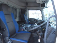 いすゞギガアルミウイング大型（10t）[写真22]