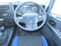 いすゞギガアルミウイング大型（10t）[写真24]