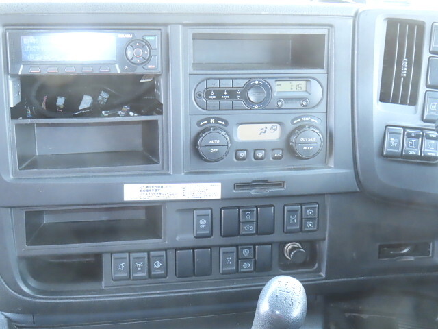 いすゞギガアルミウイング大型（10t）[写真27]