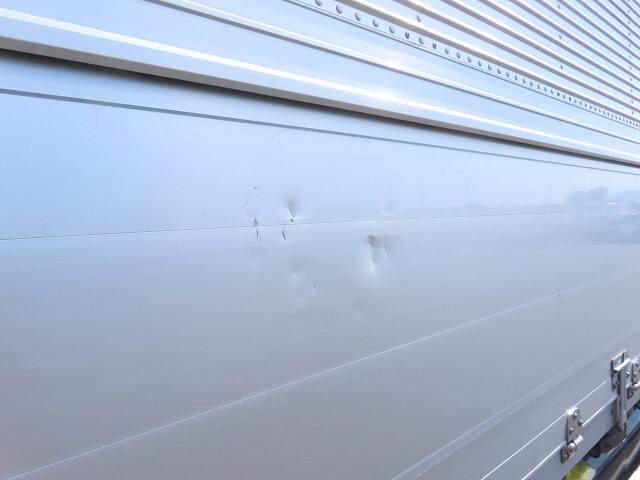 いすゞギガアルミウイング大型（10t）[写真34]