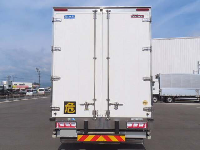 いすゞギガアルミウイング大型（10t）[写真06]