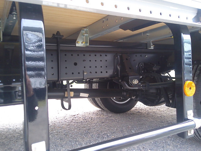 いすゞエルフアルミバン小型（2t・3t）[写真10]