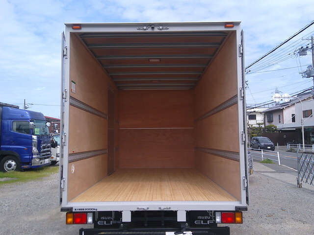いすゞエルフアルミバン小型（2t・3t）[写真15]