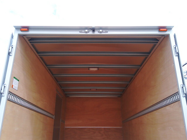 いすゞエルフアルミバン小型（2t・3t）[写真17]