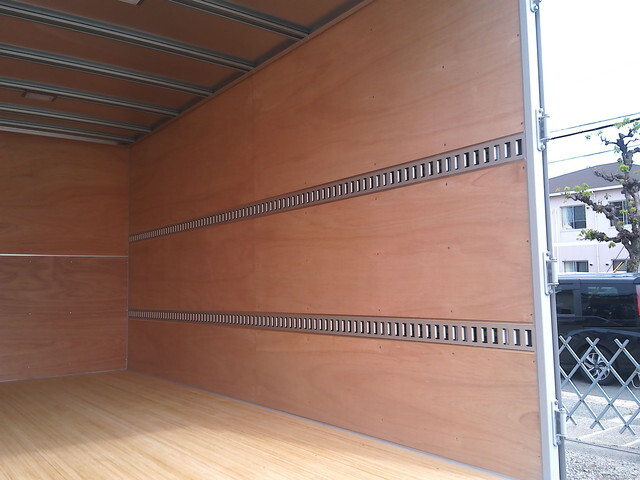 いすゞエルフアルミバン小型（2t・3t）[写真18]