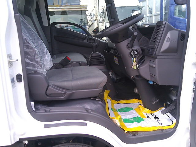 いすゞエルフアルミバン小型（2t・3t）[写真21]