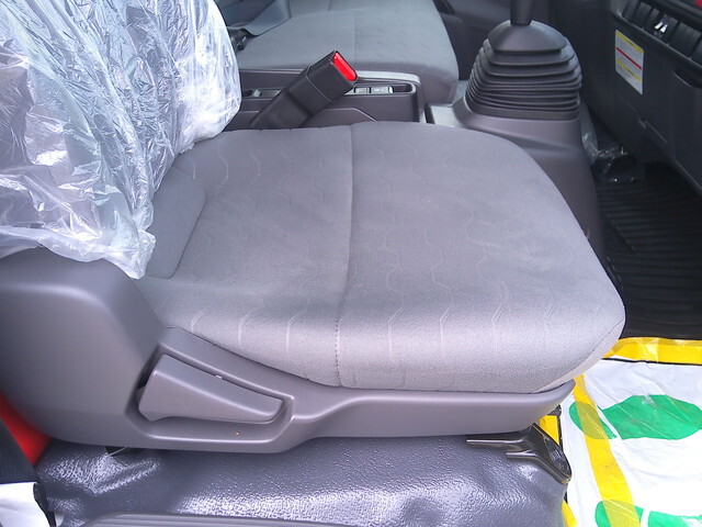 いすゞエルフアルミバン小型（2t・3t）[写真22]