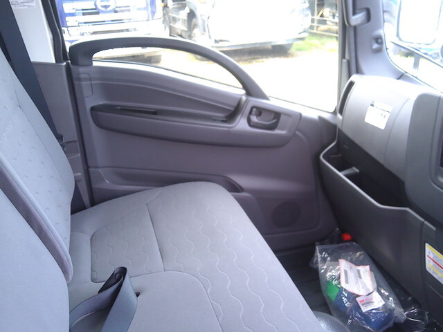 いすゞエルフアルミバン小型（2t・3t）[写真26]