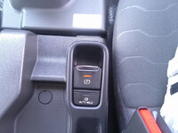 いすゞエルフアルミバン小型（2t・3t）[写真32]