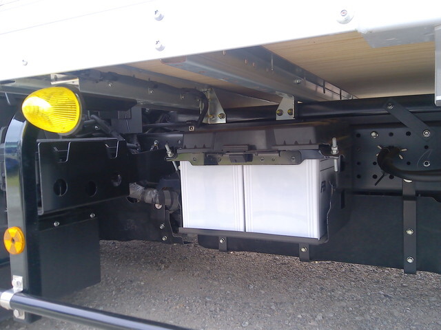 いすゞエルフアルミバン小型（2t・3t）[写真09]