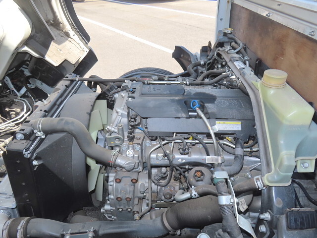 三菱ふそうキャンターアルミブロック小型（2t・3t）[写真14]