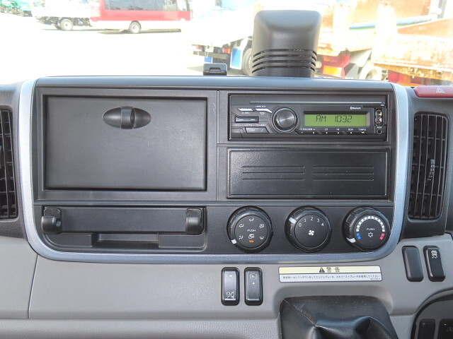 三菱ふそうキャンターアルミブロック小型（2t・3t）[写真22]