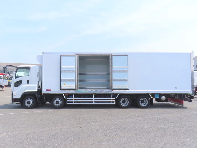 いすゞギガ冷凍車（冷蔵車）大型（10t）[写真26]
