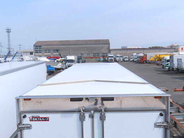 いすゞギガ冷凍車（冷蔵車）大型（10t）[写真08]