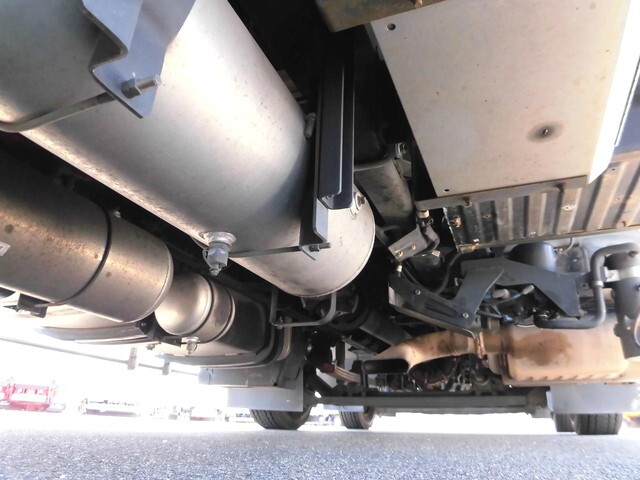 いすゞギガアルミウイング大型（10t）[写真10]