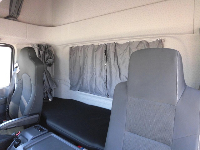 いすゞギガアルミウイング大型（10t）[写真18]