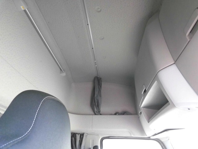 いすゞギガアルミウイング大型（10t）[写真19]