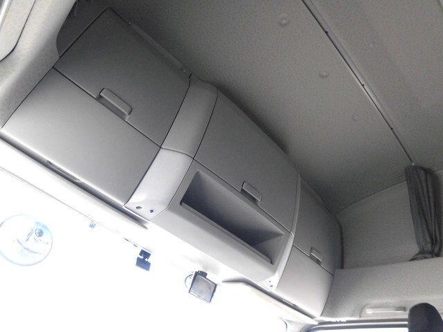 いすゞギガアルミウイング大型（10t）[写真20]