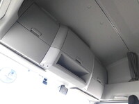 いすゞギガアルミウイング大型（10t）[写真21]