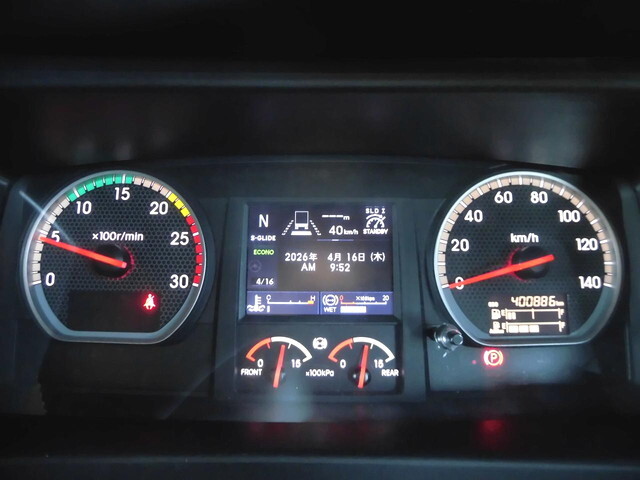 いすゞギガアルミウイング大型（10t）[写真24]