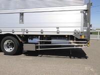 いすゞギガアルミウイング大型（10t）[写真31]