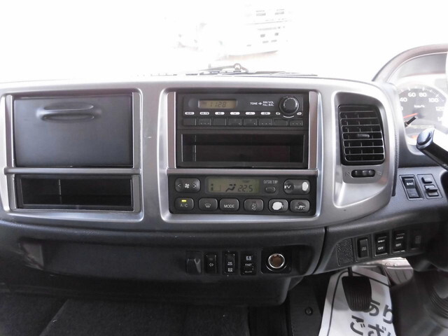 日野レンジャーアルミバン中型（4t）[写真21]