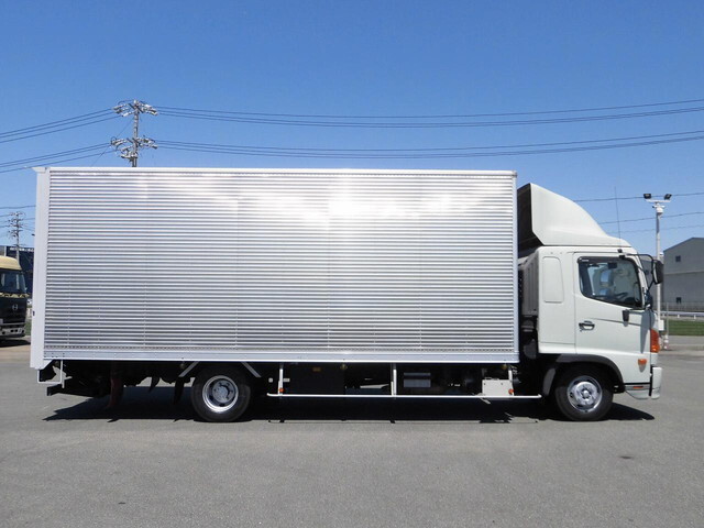 日野レンジャーアルミバン中型（4t）[写真06]