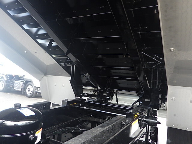 三菱ふそうスーパーグレートダンプ大型（10t）[写真20]