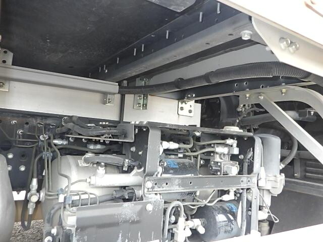 いすゞフォワードアルミウイング中型（4t）[写真14]