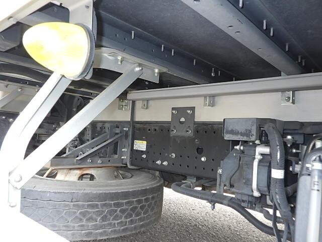 いすゞフォワードアルミウイング中型（4t）[写真16]