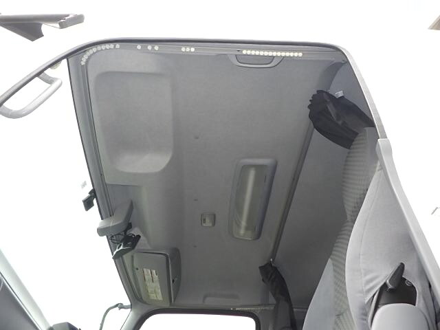 いすゞフォワードアルミウイング中型（4t）[写真23]