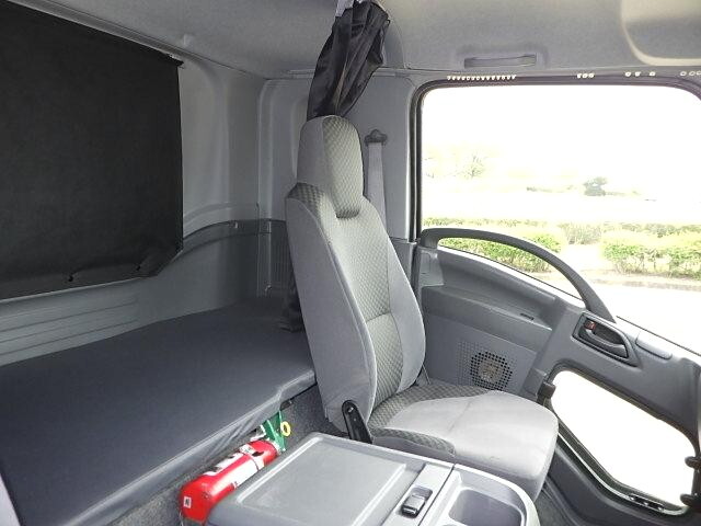 いすゞフォワードアルミウイング中型（4t）[写真24]